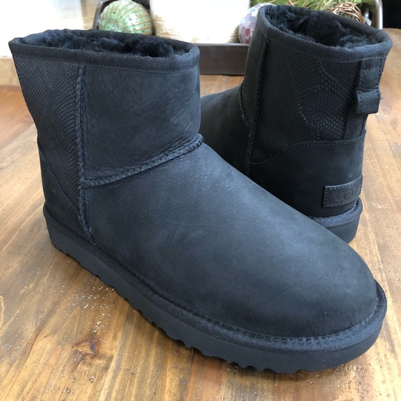 UGG black 🖤Classic Mini II Snake Nubuck - Picture 2 of 8